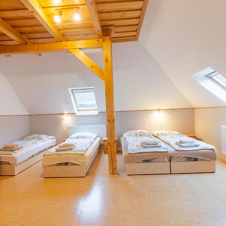Penzion Chlustov ストラージュニー エクステリア 写真