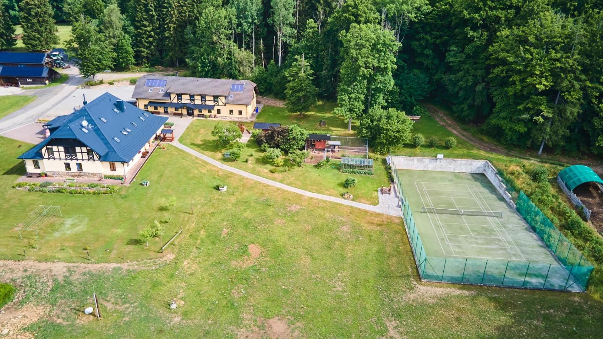 Penzion Chlustov ストラージュニー エクステリア 写真