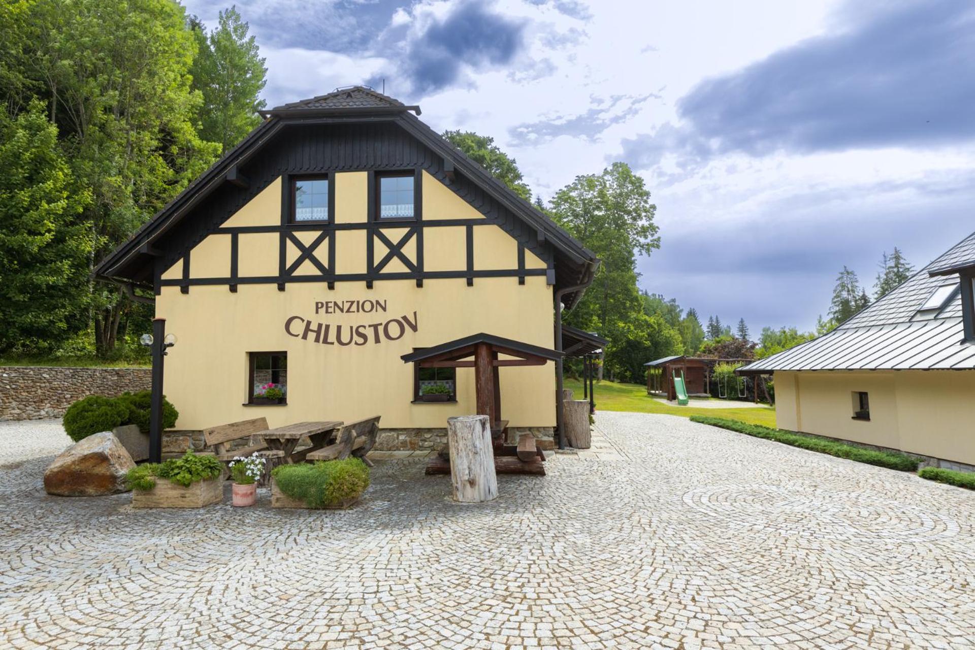 Penzion Chlustov ストラージュニー エクステリア 写真